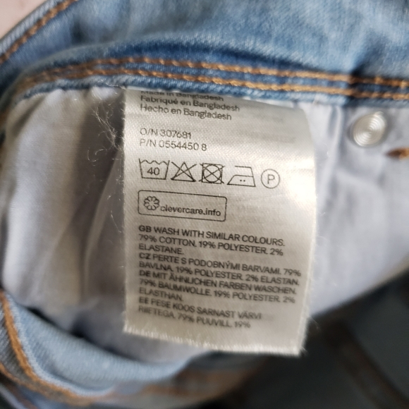 DIVIDED | Jean's - Picture 9 of 15